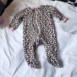 3-6m cheetah/leopard print pale pink zip up footed sleeper by monkey bars